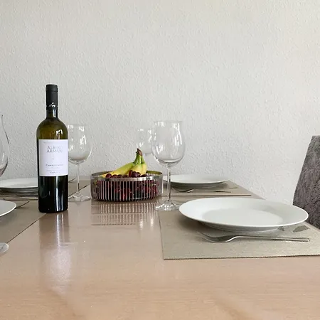 Apartment Citywohnung Mit Gartenzugang *